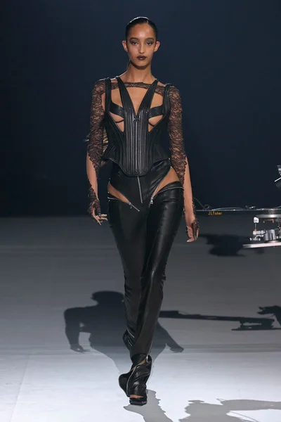 Look 2